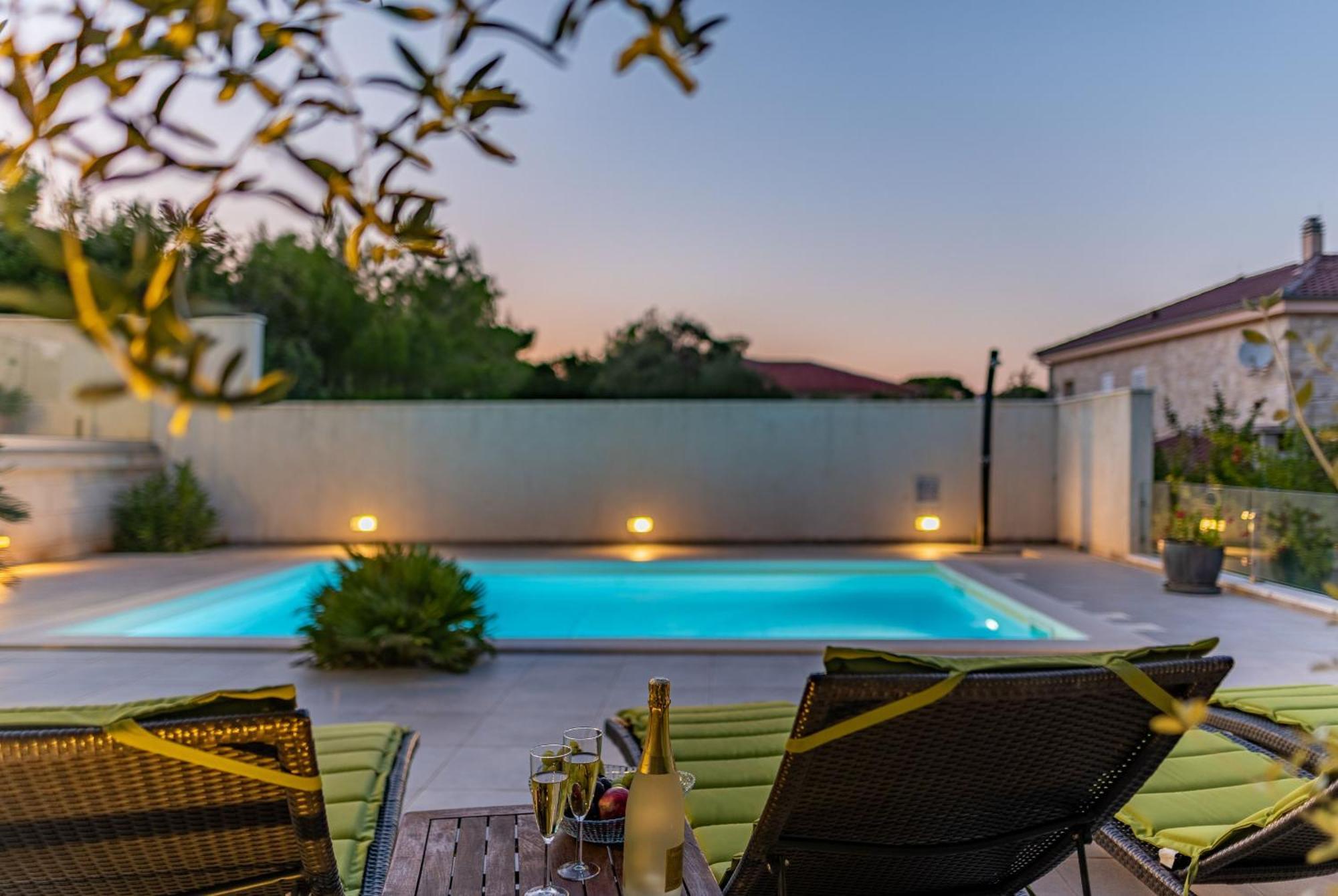 Villa Tatijana Zadarvillas Kukljica Exteriör bild
